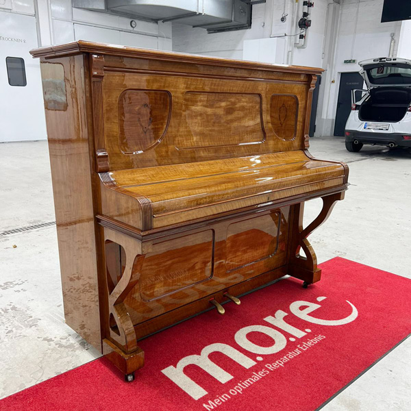 JETZT IN NEUEM GLANZ! 9 GH Klavier05