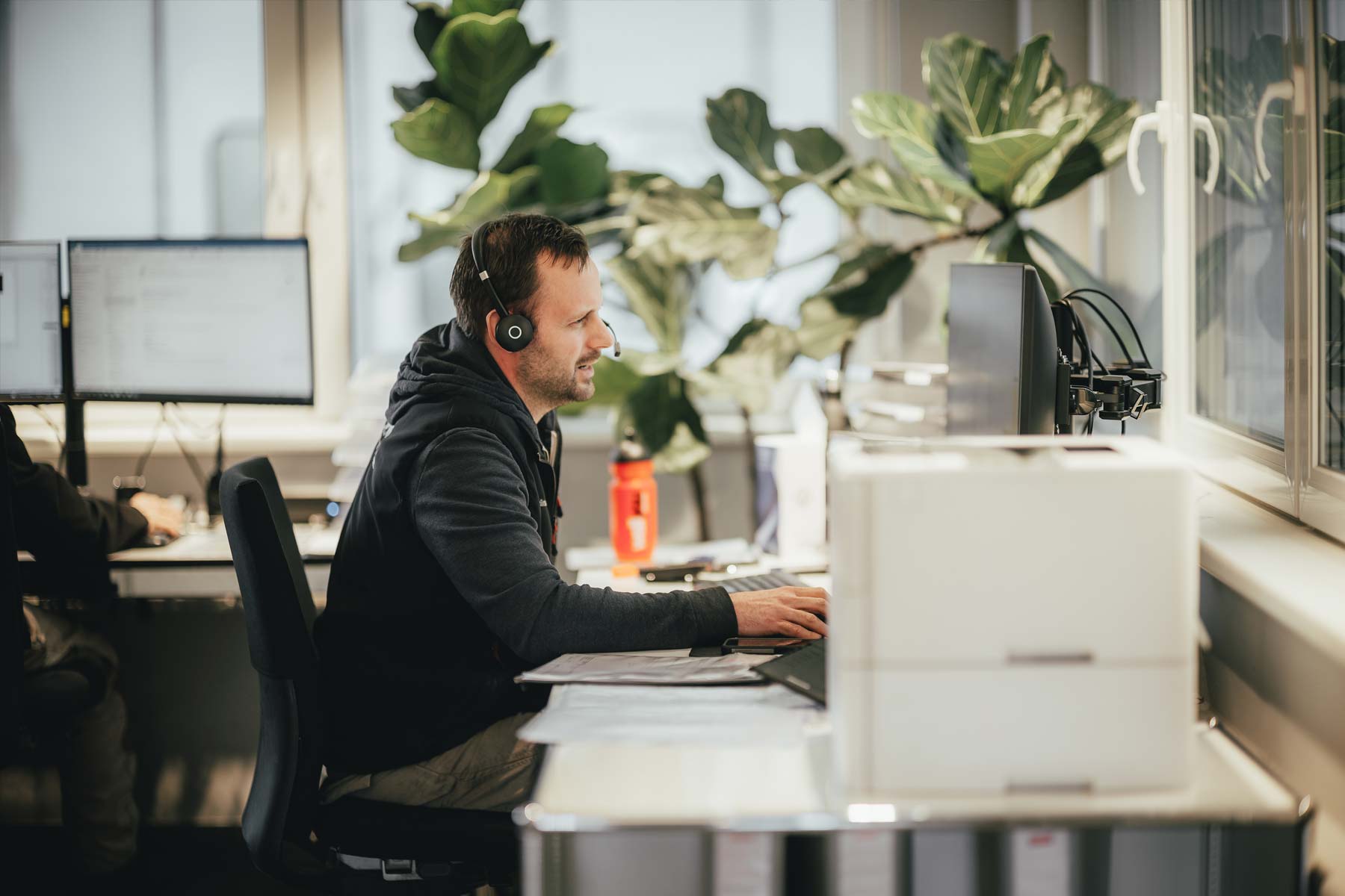 Hacker Versicherung Service