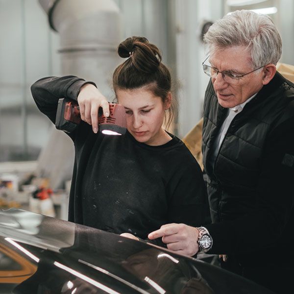 Karosserie Spezialisten bei Hacker